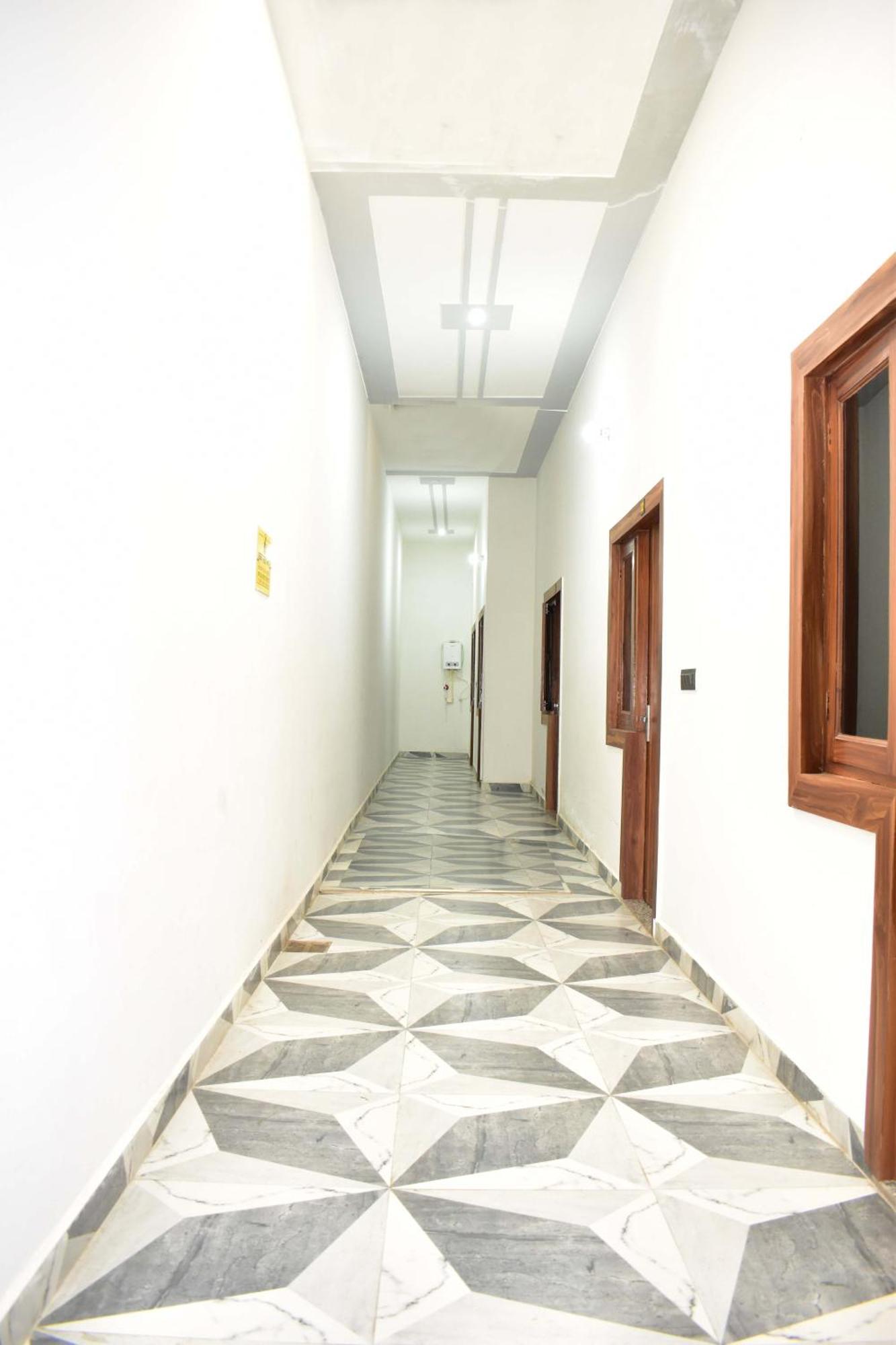 Hotel Rudra Residency Near Railway Station Матхура Экстерьер фото