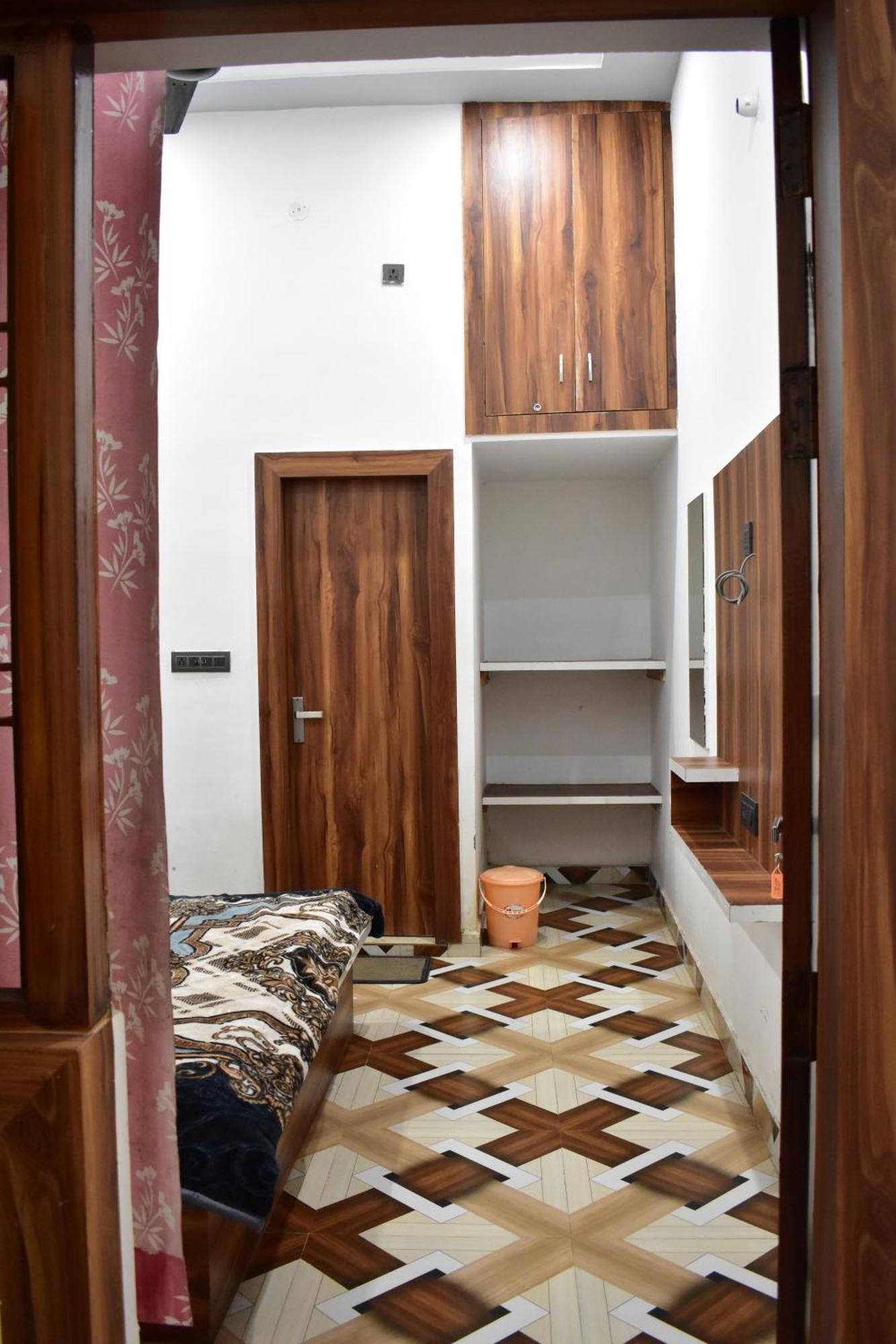 Hotel Rudra Residency Near Railway Station Матхура Экстерьер фото